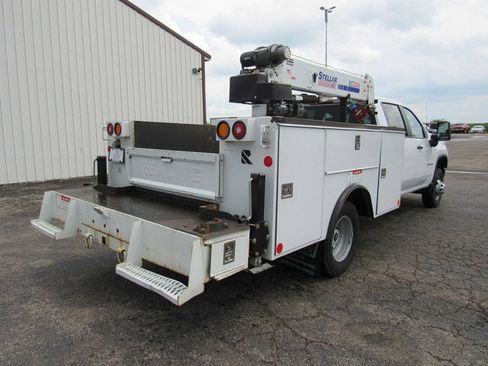 Used 2023 Chevrolet Silverado 3500 W/T w/ WT Convenience Package AWD/4WD image 3