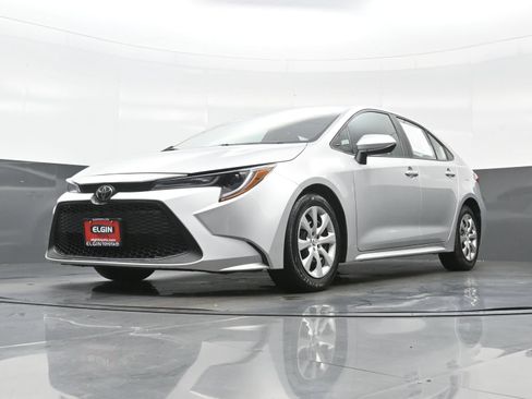 Used 2025 Toyota Corolla LE FWD image 26