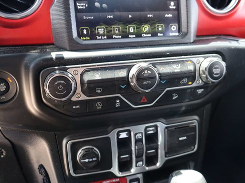 Used 2018 Jeep Wrangler Unlimited Rubicon AWD/4WD image 21