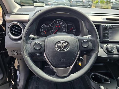 Used 2016 Toyota RAV4 LE FWD image 23