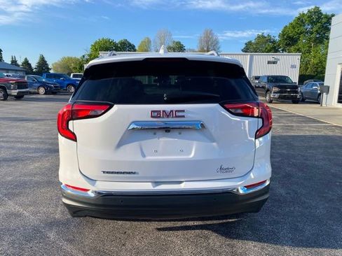 Used 2019 GMC Terrain SLT w/ Preferred Package FWD image 4