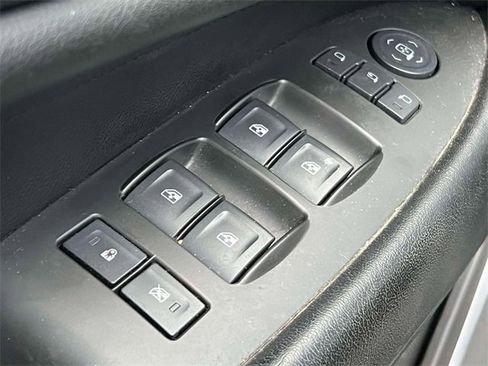 Used 2017 Cadillac Escalade ESV Luxury image 18