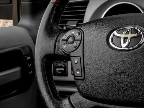 Used 2011 Toyota Sequoia Platinum AWD/4WD image 19
