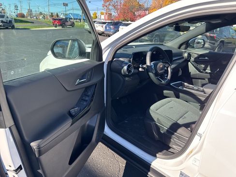 New 2025 Chevrolet Equinox LT w/ Safety and Technology Package image 10