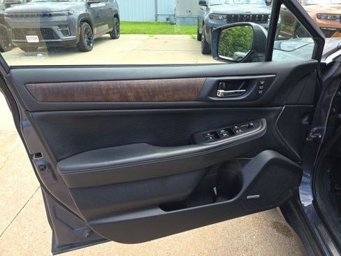 Used 2016 Subaru Outback 2.5i Limited AWD/4WD image 16