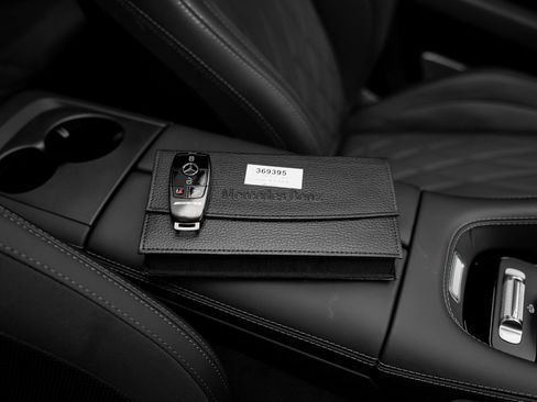 Used 2025 Mercedes-Benz GLS 63 AMG 4MATIC image 92