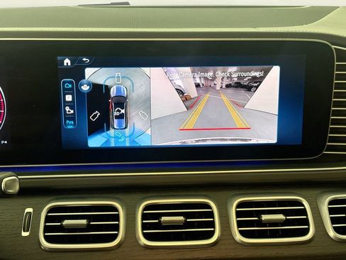 Used 2025 Mercedes-Benz GLS 450 4MATIC image 14