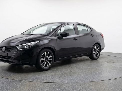 Used 2025 Nissan Versa SV FWD image 3