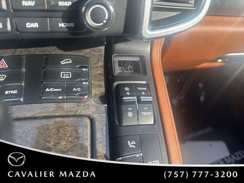 Used 2018 Porsche Cayenne Turbo AWD/4WD image 25