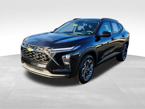 Used 2024 Chevrolet Trax LT image 3