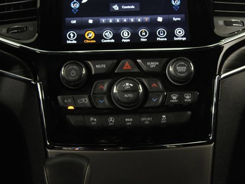Used 2019 Jeep Grand Cherokee Limited RWD image 22