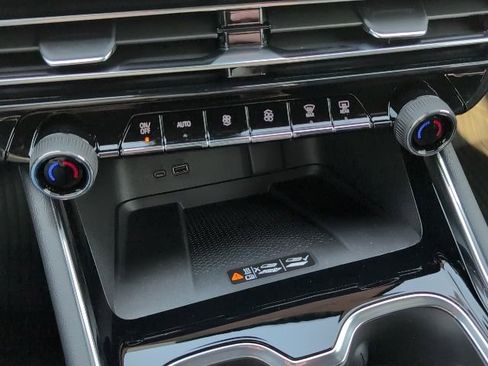 New 2026 Chevrolet Traverse RS w/ LPO, Floor Liner Package image 26