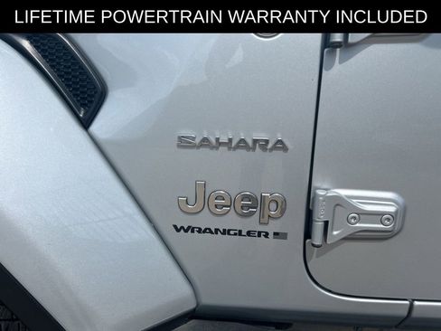 Used 2024 Jeep Wrangler Unlimited Sahara w/ Technology Group AWD/4WD image 5