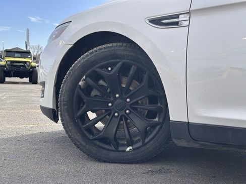 Used 2013 Ford Taurus Limited image 8