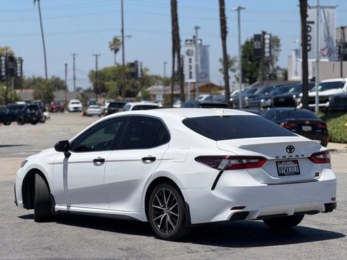 Used 2022 Toyota Camry SE w/ Cold Weather Package AWD/4WD image 2