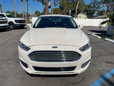 Used 2013 Ford Fusion SE image 2