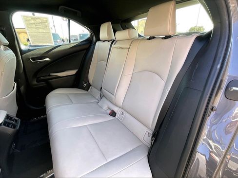 Used 2024 Lexus UX 250h FWD image 19