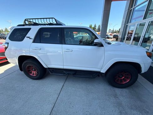 Used 2023 Toyota 4Runner TRD Off-Road Premium w/ Off Road Premium Plus Package AWD/4WD image 4