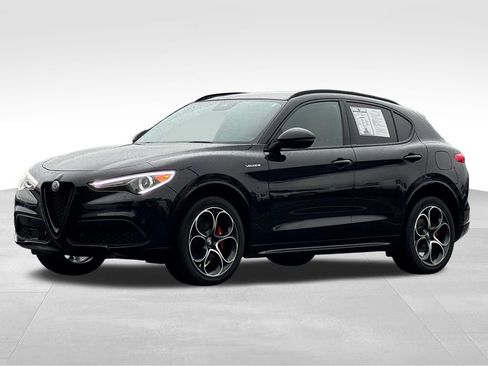 Used 2023 Alfa Romeo Stelvio Veloce AWD/4WD image 3