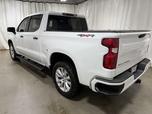 Used 2022 Chevrolet Silverado 1500 Custom image 4