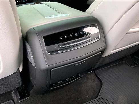 Used 2025 Cadillac Escalade ESV Sport Platinum AWD/4WD image 31
