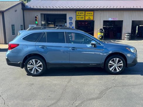 Used 2018 Subaru Outback 2.5i Limited w/ 50th Anniversary Edition image 3
