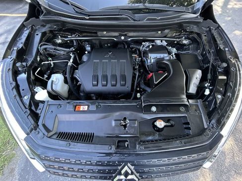 Used 2024 Mitsubishi Eclipse Cross LE AWD/4WD image 11