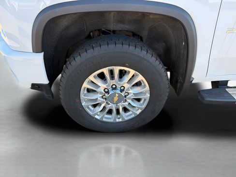 Used 2023 Chevrolet Silverado 2500 High Country w/ Z71 Off-Road Package AWD/4WD image 30