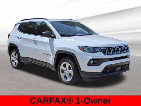 Used 2023 Jeep Compass Latitude w/ Convenience Group AWD/4WD image 4