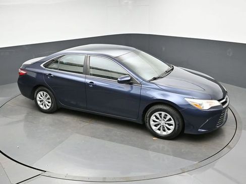 Used 2016 Toyota Camry LE image 35