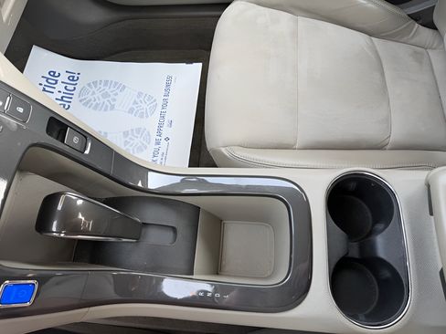 Used 2013 Chevrolet Volt Premium w/ Premium Trim Package FWD image 20