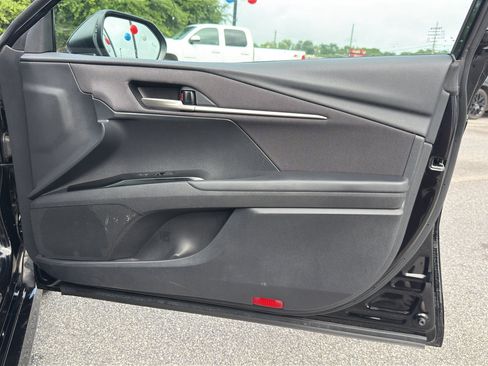 Used 2025 Toyota Camry LE FWD image 27