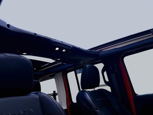 Used 2024 Jeep Wrangler Unlimited Sahara AWD/4WD image 13