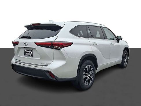 Used 2023 Toyota Highlander XLE w/ Protection Package #3 (TMS) image 7