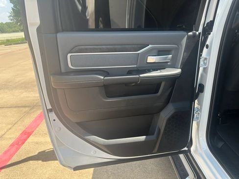 Used 2023 RAM 2500 Big Horn w/ Level 1 Equipment Group AWD/4WD image 19