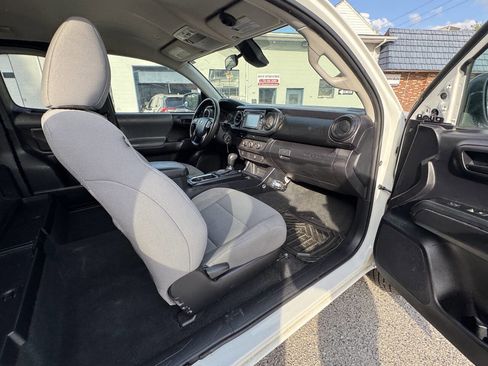 Used 2019 Toyota Tacoma SR image 50