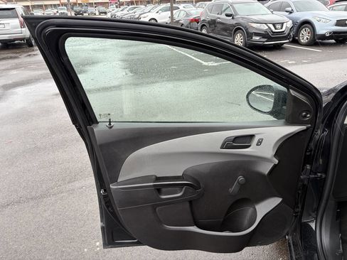 Used 2020 Chevrolet Sonic LT image 12