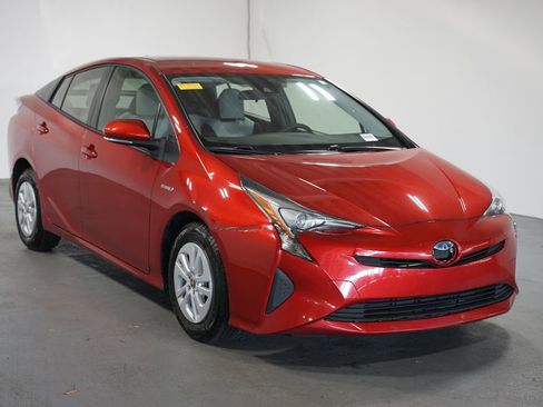 Used 2018 Toyota Prius One image 3
