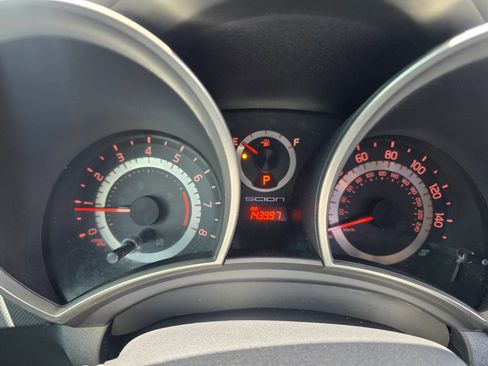 Used 2011 Scion tC FWD image 9