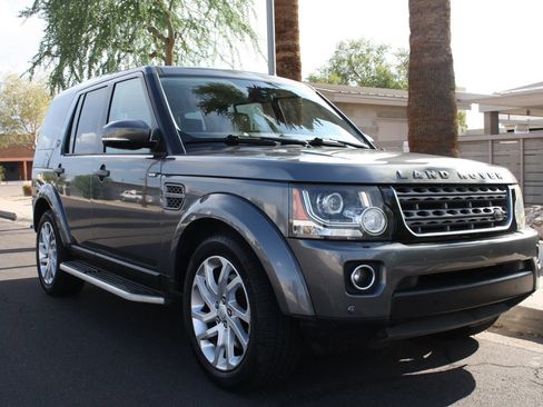 Used 2016 Land Rover LR4 HSE AWD/4WD image 2