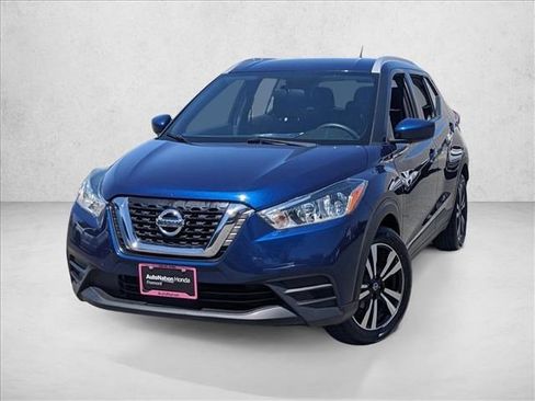 Used 2019 Nissan Kicks SV image 1