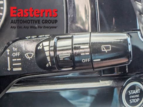 Used 2022 Nissan Pathfinder SV image 33