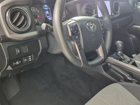 Used 2022 Toyota Tacoma TRD Sport w/ Technology Package RWD image 11