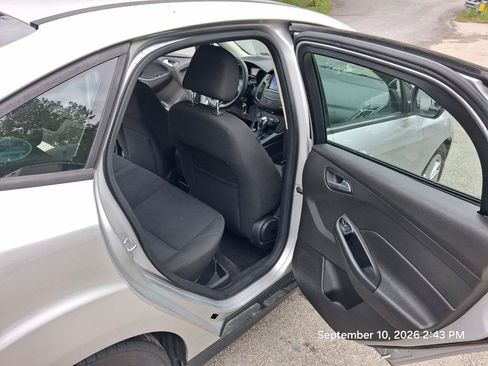 Used 2016 Ford Focus SE FWD image 13