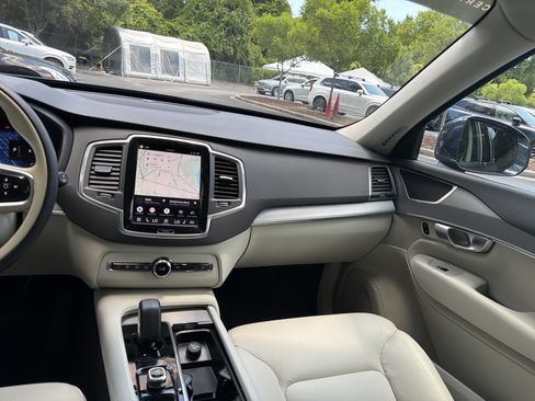 Certified 2024 Volvo XC90 B5 Core w/ Protection Package AWD/4WD image 31