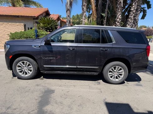 Used 2023 GMC Yukon SLT AWD/4WD image 9