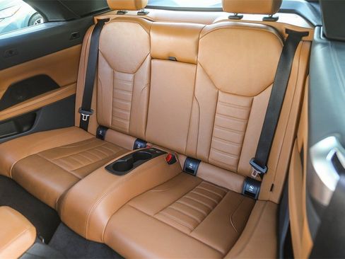 Used 2021 BMW M440i Convertible image 17