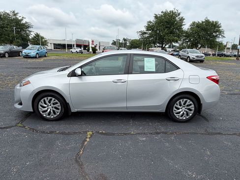 Used 2019 Toyota Corolla LE FWD image 2