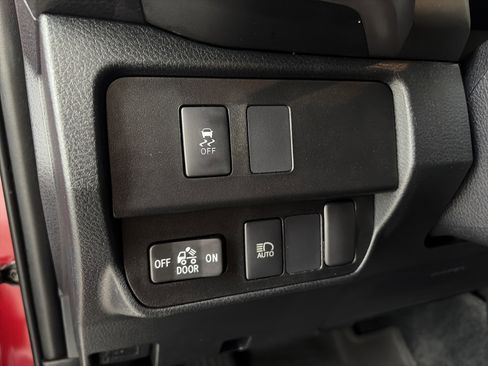 Certified 2021 Toyota Tacoma SR5 image 20