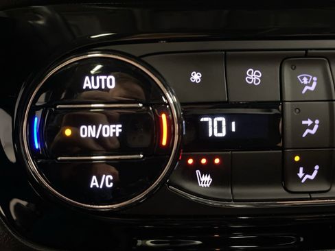 Used 2021 Buick Encore GX Essence w/ Experience Buick Package image 31